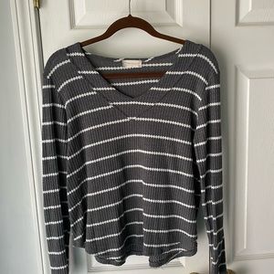 Altrd state size small sweater
